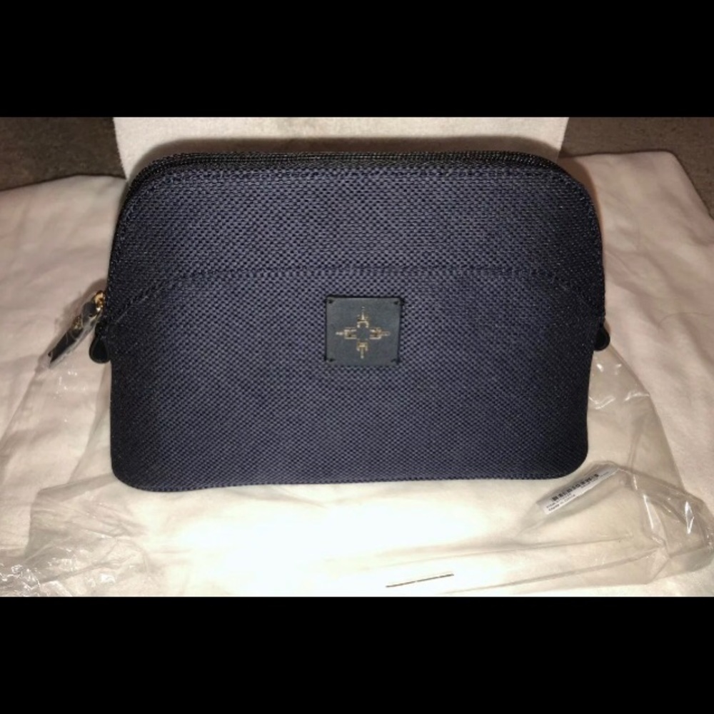 India Hicks baby dutchess cosmetic bag in navy.